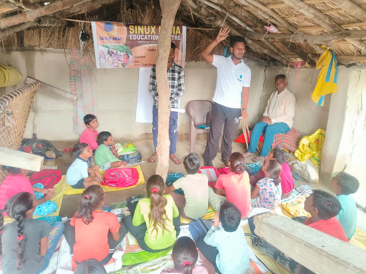 Sinux India Foundation बचपन को शिक्षा दें, भविष्य को रोशनी दें
